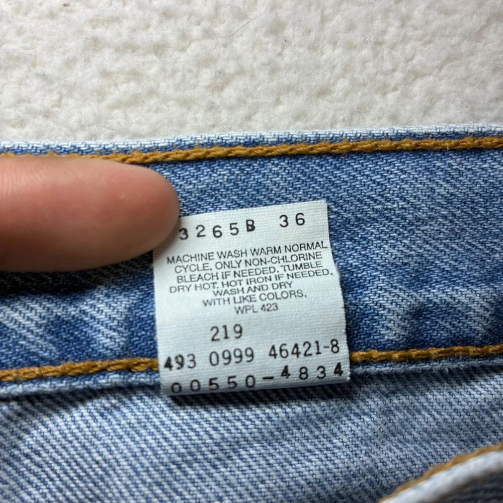 Lot of 2 Vintage Levis 550 Relaxed Jeans Men 33x32 Blue Black Faded Tapered Y2K